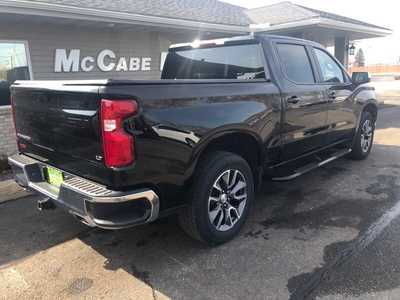 2022 Chevrolet 1500 Crew Cab, $36995.00. Photo 9