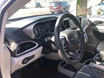 2022 Chrysler Pacifica, $20995.00. Photo 12
