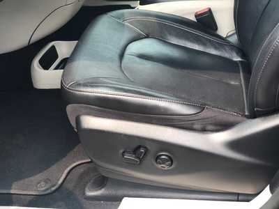 2022 Chrysler Pacifica, $21995.00. Photo 12