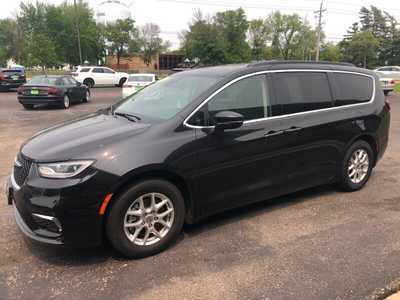 2022 Chrysler Pacifica, $21995.00. Photo 5