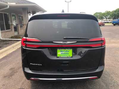 2022 Chrysler Pacifica, $21995.00. Photo 7