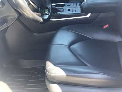 2020 Toyota Highlander, $27495.00. Photo 11
