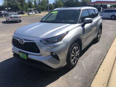 2020 Toyota Highlander, $27495.00. Photo 5