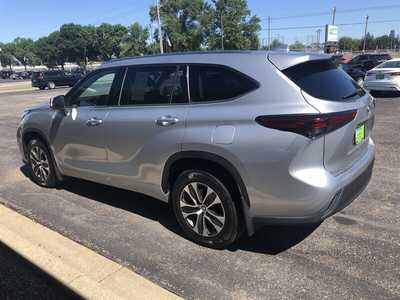 2020 Toyota Highlander, $27495.00. Photo 6