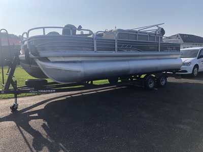 2020 Sun Tracker FISHING PONTOON, $32500.00. Photo 2