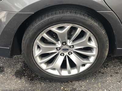 2015 Ford Taurus, $7995.00. Photo 12