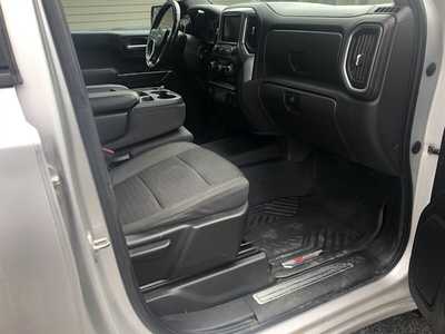 2020 Chevrolet 1500 Crew Cab, $28995.00. Photo 11