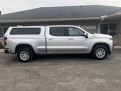 2020 Chevrolet 1500 Crew Cab, $28995.00. Photo 1