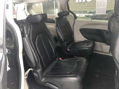 2023 Chrysler Pacifica, $23995.00. Photo 7