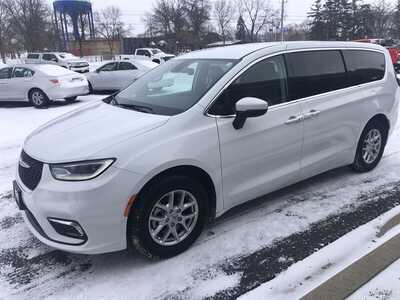 2023 Chrysler Pacifica, $22995.00. Photo 4