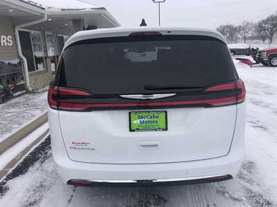 2023 Chrysler Pacifica, $22995.00. Photo 6