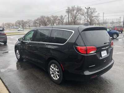 2022 Chrysler Voyager, $18995.00. Photo 7