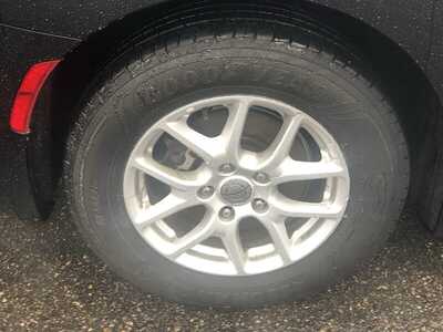 2022 Chrysler Voyager, $18995.00. Photo 9