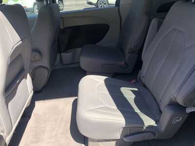 2021 Chrysler Voyager, $16995.00. Photo 11
