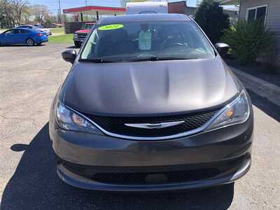 2021 Chrysler Voyager, $16995.00. Photo 3