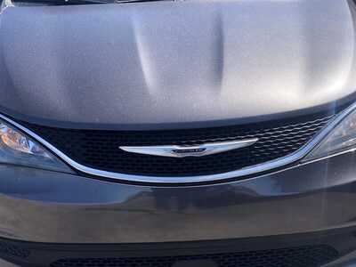 2021 Chrysler Voyager, $16995.00. Photo 4