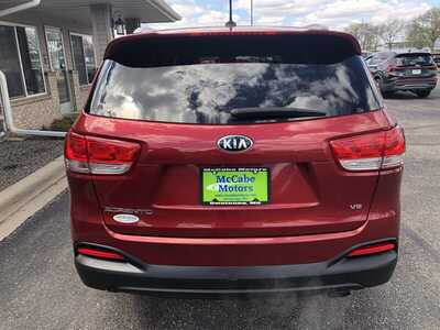 2016 Kia Sorento, $8995.00. Photo 7