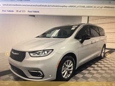 2026 Chrysler Pacifica, $42995.00. Photo 2
