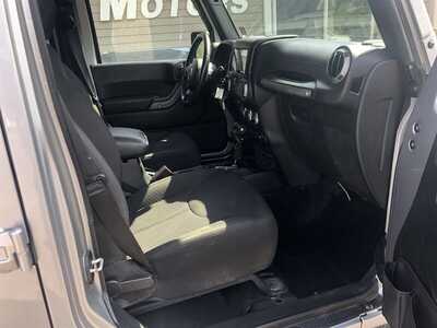 2016 Jeep Wrangler Unlimited, $17995.00. Photo 11