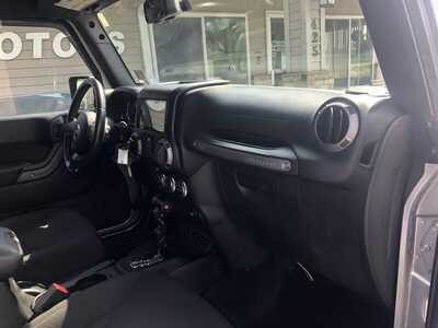 2016 Jeep Wrangler Unlimited, $17995.00. Photo 12