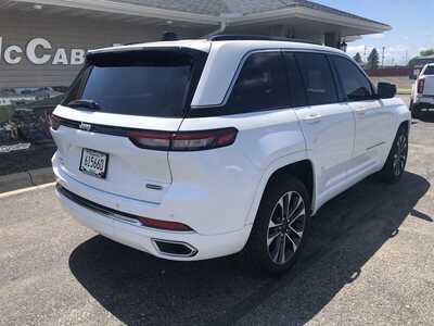 2024 Jeep Grand Cherokee, $42995.00. Photo 11
