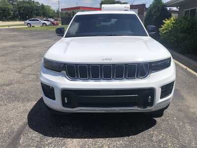 2024 Jeep Grand Cherokee, $42995.00. Photo 3