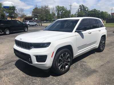 2024 Jeep Grand Cherokee, $42995.00. Photo 5