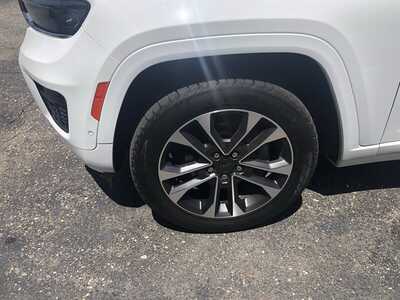 2024 Jeep Grand Cherokee, $42995.00. Photo 6
