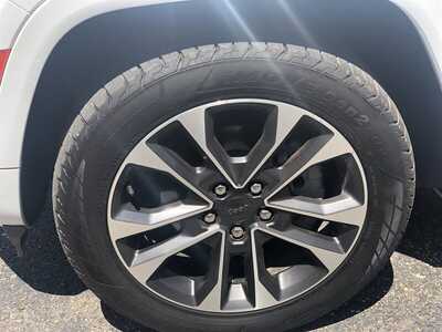 2024 Jeep Grand Cherokee, $42995.00. Photo 7