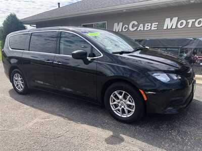2023 Chrysler Voyager, $18995.00. Photo 2