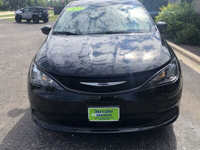 2023 Chrysler Voyager, $18995.00. Photo 3