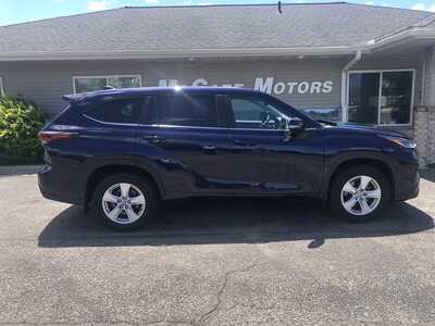 2024 Toyota Highlander, $29995.00. Photo 1