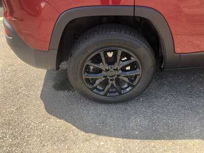 2016 Jeep Cherokee, $11995.00. Photo 11