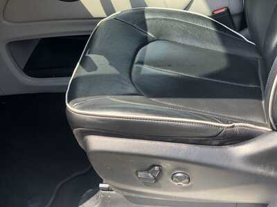 2023 Chrysler Pacifica, $26995.00. Photo 11