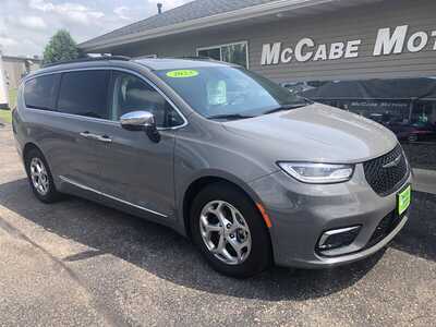 2023 Chrysler Pacifica, $26995.00. Photo 2