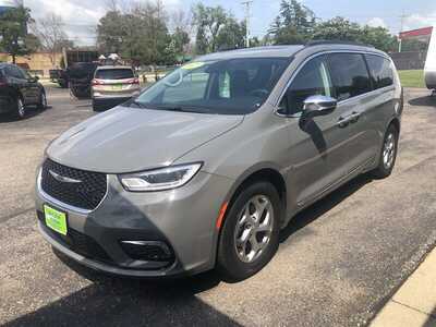 2023 Chrysler Pacifica, $26995.00. Photo 5