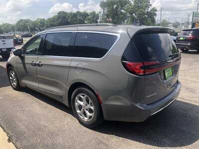2023 Chrysler Pacifica, $26995.00. Photo 6