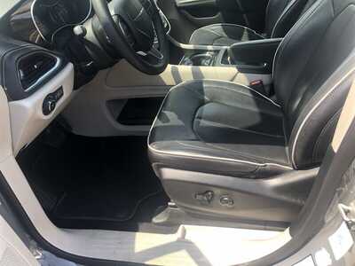 2023 Chrysler Pacifica, $26995.00. Photo 8