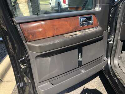 2013 Lincoln Navigator, $7995.00. Photo 12