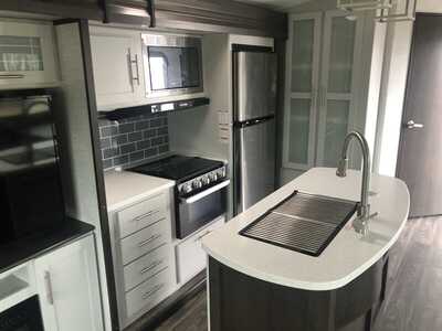 2021 Keystone PREMIER, $29995.00. Photo 9