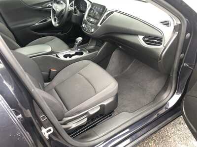2023 Chevrolet Malibu, $16995.00. Photo 12