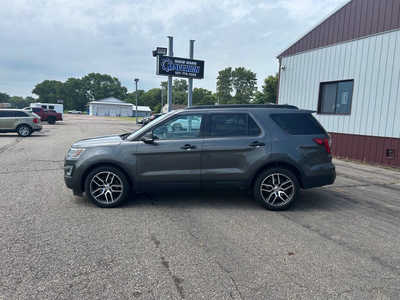 2017 Ford Explorer, $14000. Photo 1