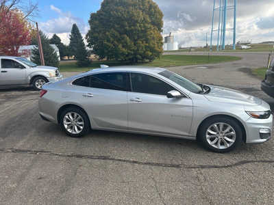 2020 Chevrolet Malibu, $12500. Photo 3