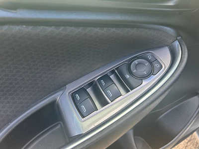 2020 Chevrolet Malibu, $12500. Photo 8