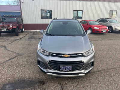 2020 Chevrolet Trax, $10200. Photo 2