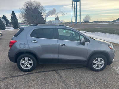 2020 Chevrolet Trax, $10200. Photo 3