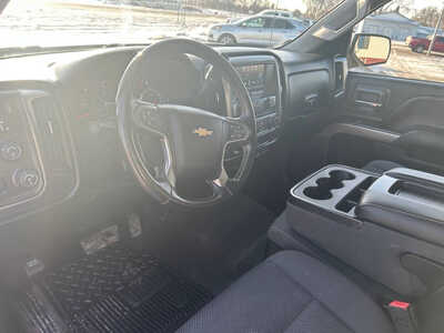 2018 Chevrolet 1500 Crew Cab, $15500. Photo 11