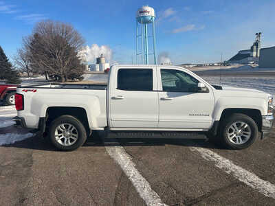 2018 Chevrolet 1500 Crew Cab, $15500. Photo 4