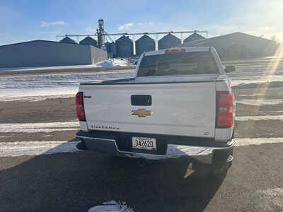 2018 Chevrolet 1500 Crew Cab, $15500. Photo 5