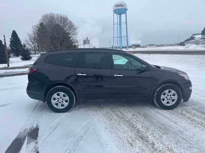 2017 Chevrolet Traverse, $8500. Photo 4